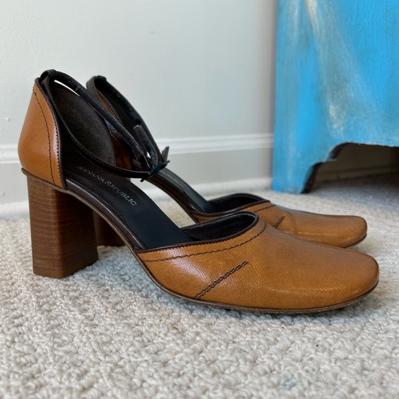 Banana Republic Tan Mary Jane Block Heels - Picture 1 of 16